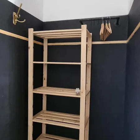 Via Napoli 4* レヴェラーノ