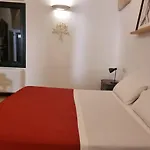 Via Napoli 3*