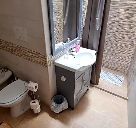 فندق مبيت وإفطار Via Napoli 3*