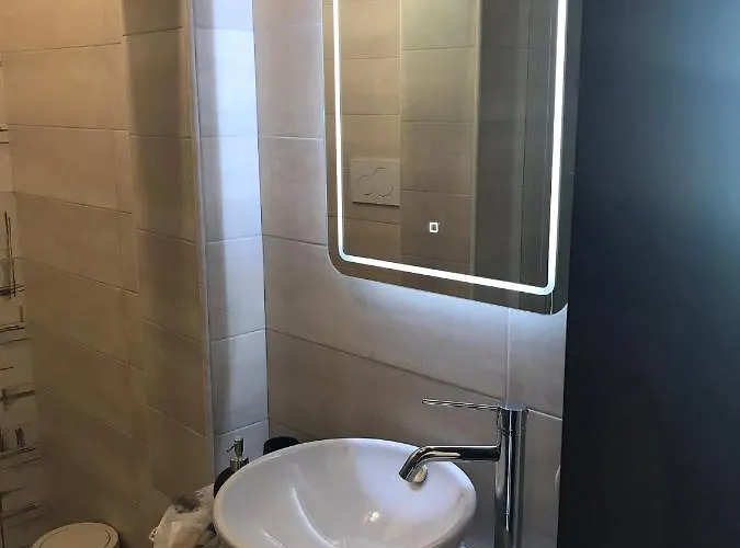 Via Napoli 4*