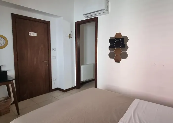Via Napoli 4*